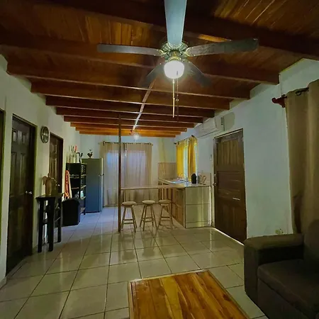 Casa Cuatro Lunas